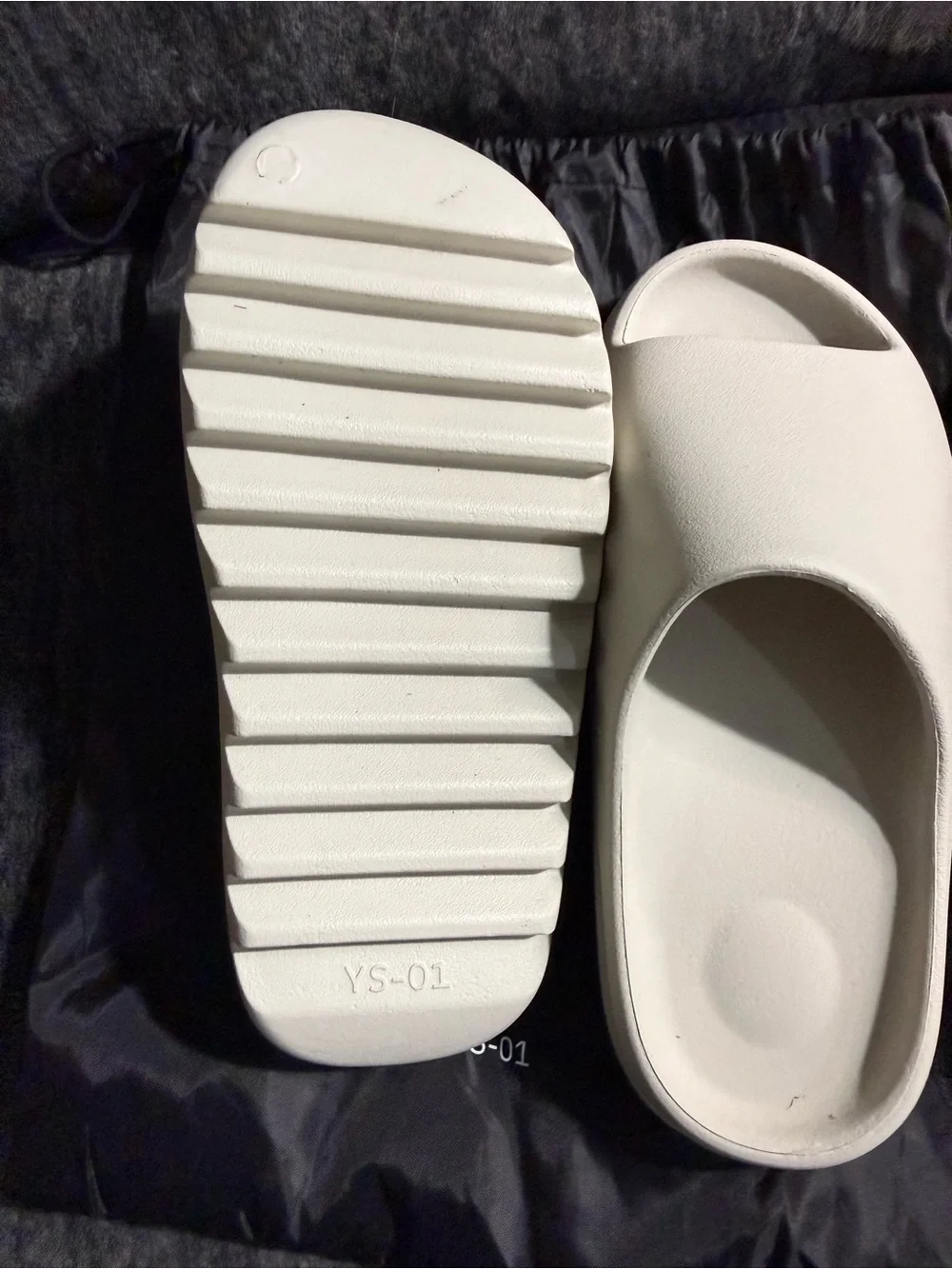 Yeezy YS-01 Foam Slide Sandals in cream size 9M